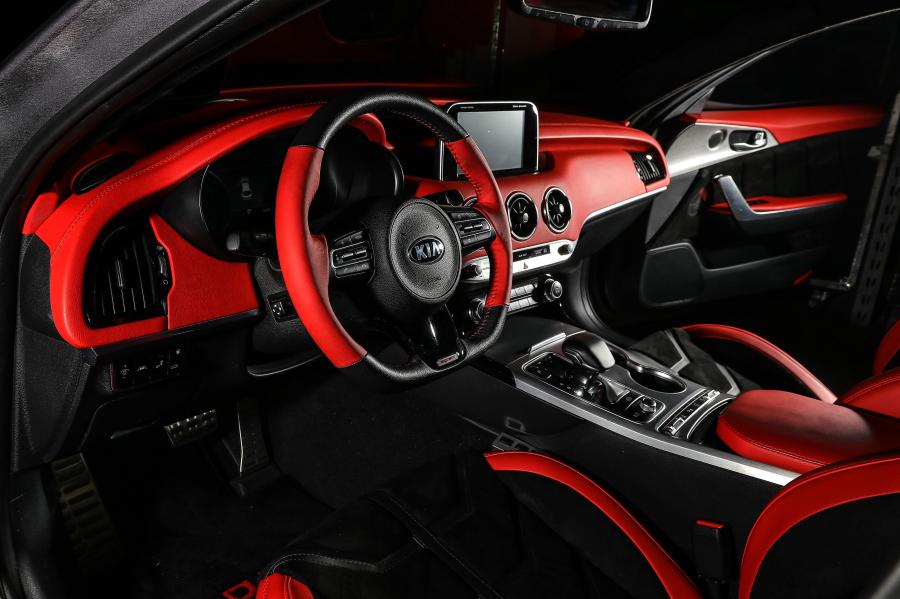 Интерьер Kia Stinger GT by DUB 2018 года  (фото 4 из 14)